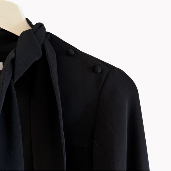 Aritzia Wilfred Trapeze Blouse - Tied Collar - Size M - Excellent Condition - Picture 6 of 11